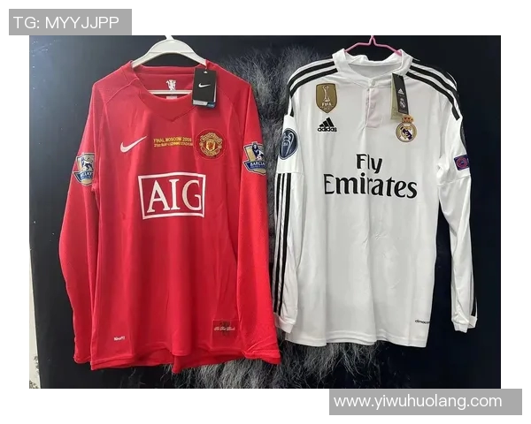 球迷疯狂行为引热议欧冠赛场上演C罗球衣抢夺奇观